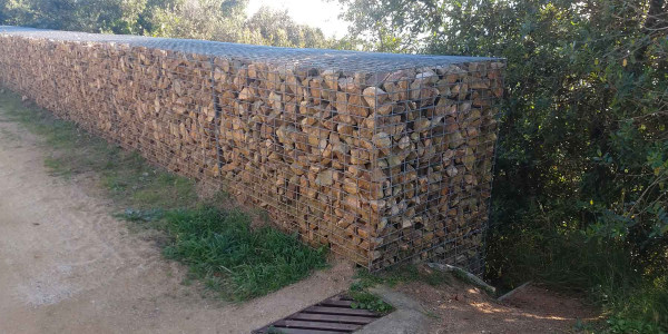 Estructuras geotécnicas Muros de gaviones en el Alt Penedès